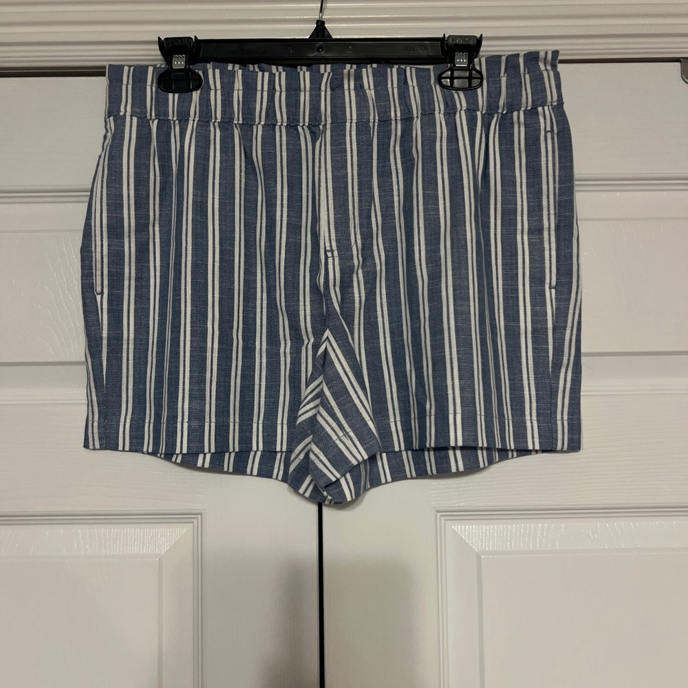 NWT Loft Outlet striped shorts